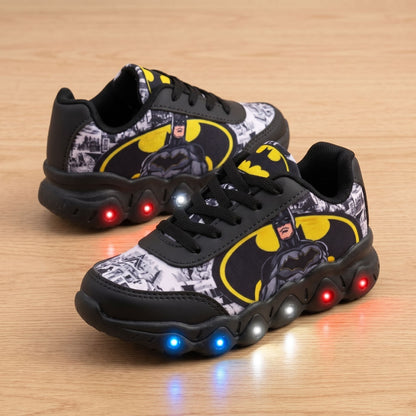Kit 2 tênis LED: Homem-Aranha e Batman